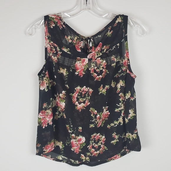 Band of Gypsies Floral Crop Top - Picture 2 of 5
